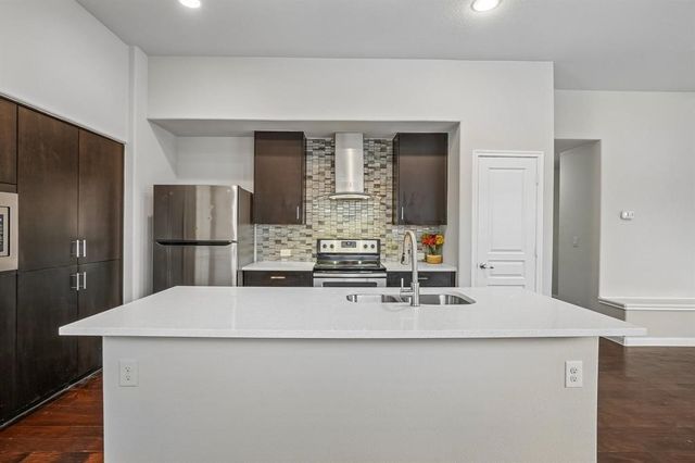 2012 Shawnee Trail, Heartland, TX 75126