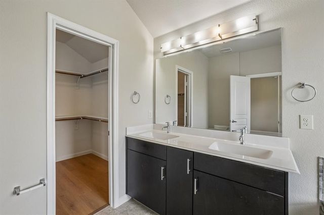 2012 Shawnee Trail, Heartland, TX 75126