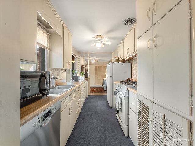 633 E 84th Street, Tacoma, WA 98445