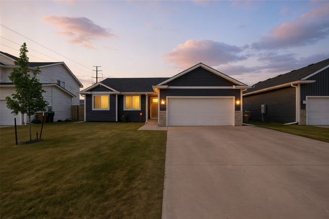 2817 21st Street SW, Altoona, IA 50009