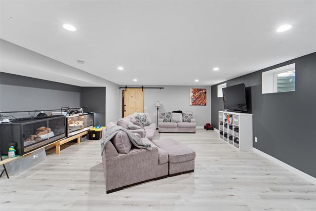 2817 21st Street SW, Altoona, IA 50009