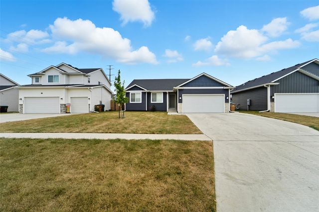 2817 21st Street SW, Altoona, IA 50009