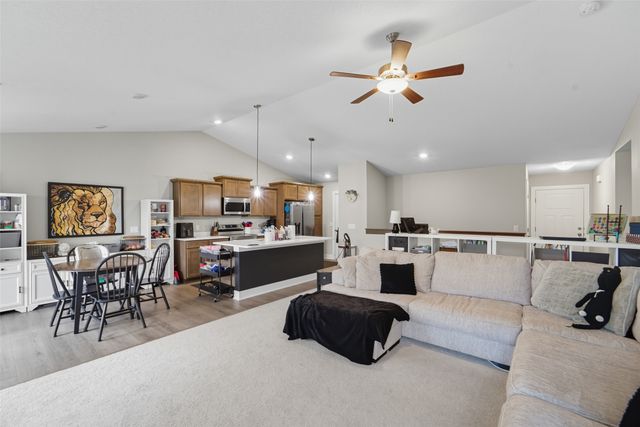 2817 21st Street SW, Altoona, IA 50009