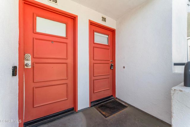 1190 Tivoli Lane 206, Simi Valley, CA 93065