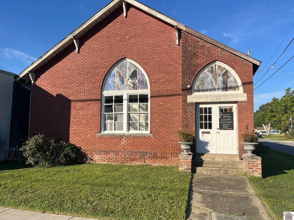 1901 Bridge Street, Paducah, KY 42003