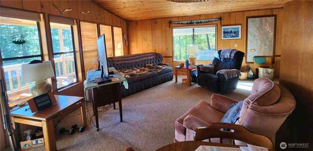 222 Towhee Lane, Brinnon, WA 98320