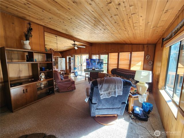 222 Towhee Lane, Brinnon, WA 98320