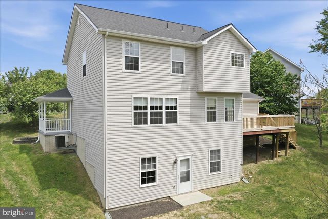 60 ICELANDIC CT, Martinsburg, WV 25405