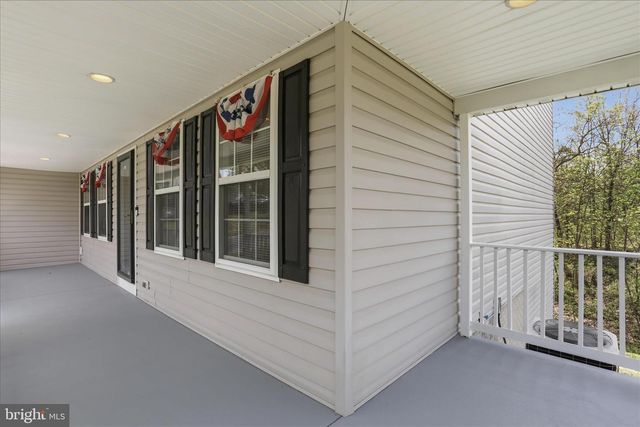 60 ICELANDIC CT, Martinsburg, WV 25405