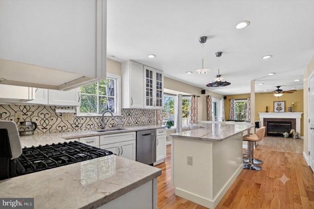 15 ANNIE LN, Robbinsville, NJ 08691