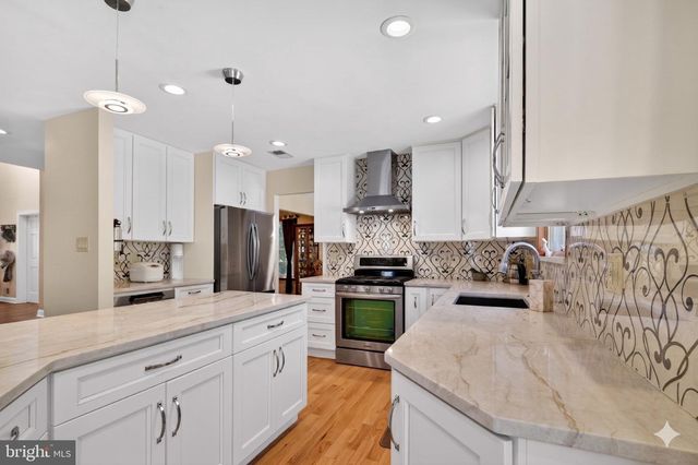 15 ANNIE LN, Robbinsville, NJ 08691