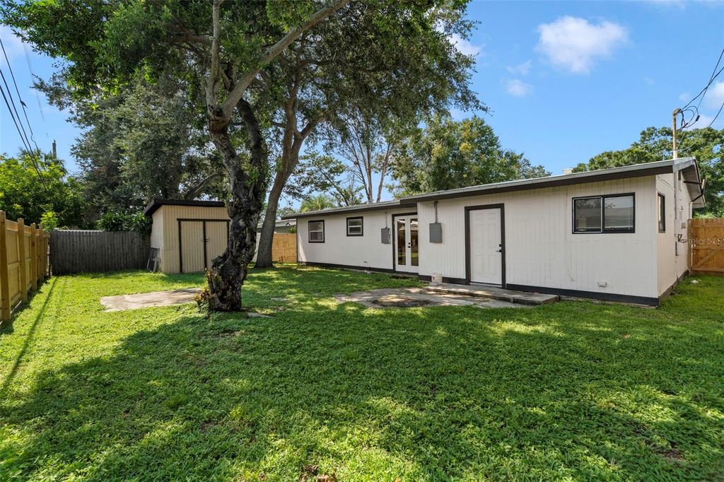 Image 27 of property listing at 4414 W OKLAHOMA AVENUE, Tampa, FL 33616