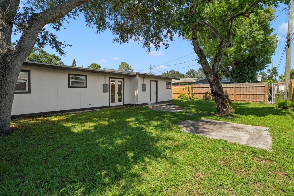Image 28 of property listing at 4414 W OKLAHOMA AVENUE, Tampa, FL 33616