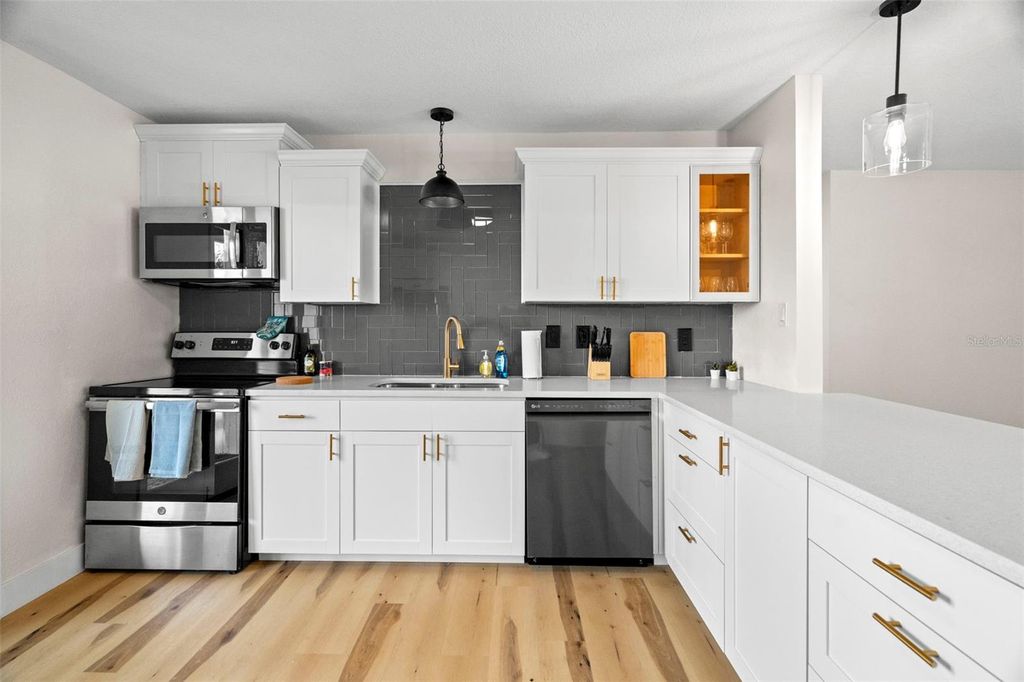 Image 5 of property listing at 4414 W OKLAHOMA AVENUE, Tampa, FL 33616