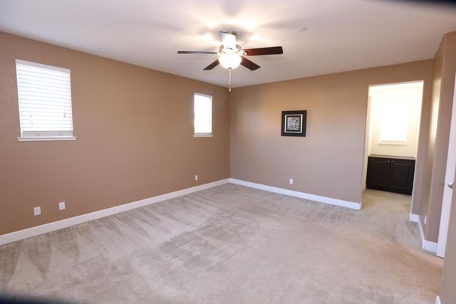 909 Blossom Rock Ln, Folsom, CA 95630