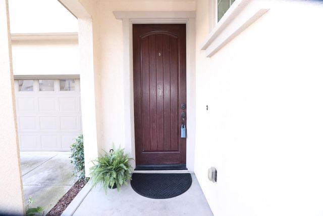 909 Blossom Rock Ln, Folsom, CA 95630