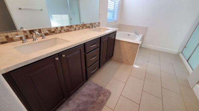 909 Blossom Rock Ln, Folsom, CA 95630