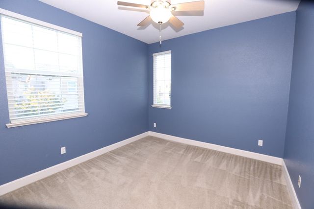 909 Blossom Rock Ln, Folsom, CA 95630