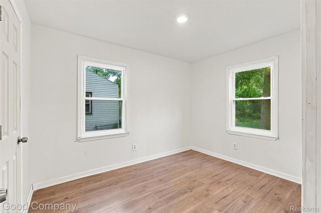 17228 Chapel Street, Detroit, MI 48219