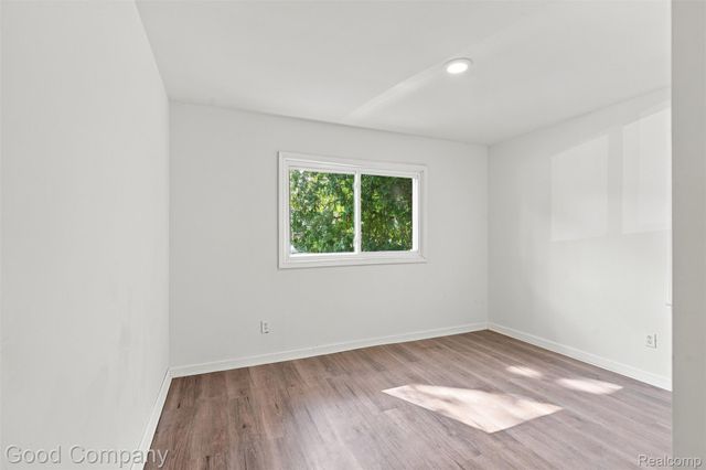 17228 Chapel Street, Detroit, MI 48219