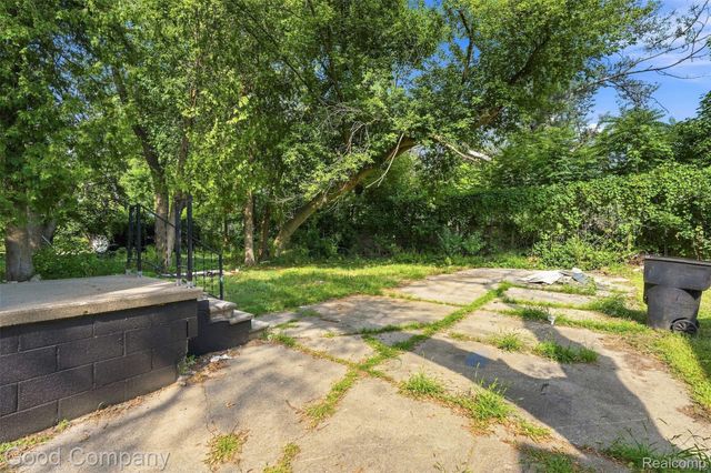 17228 Chapel Street, Detroit, MI 48219