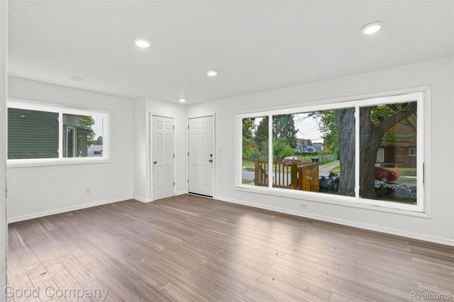 17228 Chapel Street, Detroit, MI 48219