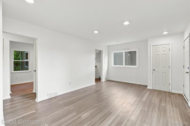 17228 Chapel Street, Detroit, MI 48219