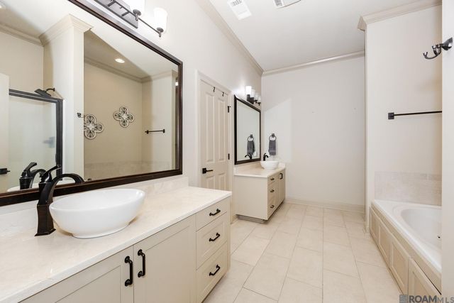 8274 Seville Ct, Baton Rouge, LA 70820