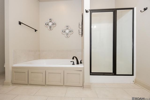 8274 Seville Ct, Baton Rouge, LA 70820