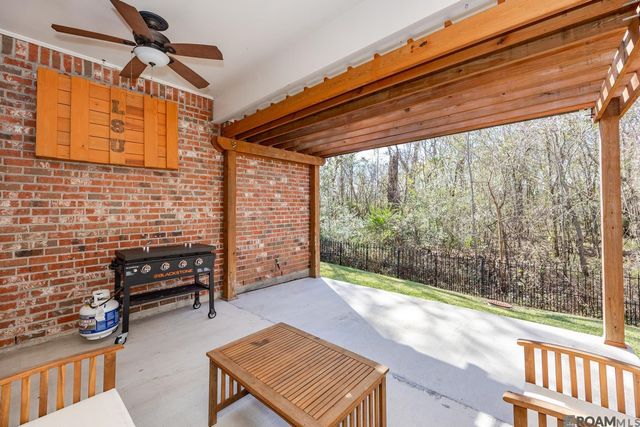 8274 Seville Ct, Baton Rouge, LA 70820