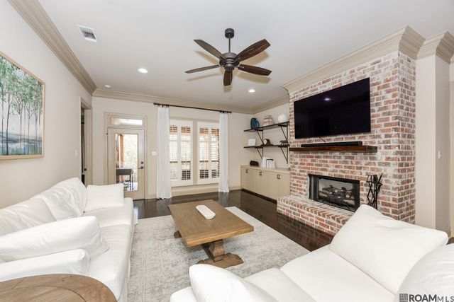 8274 Seville Ct, Baton Rouge, LA 70820