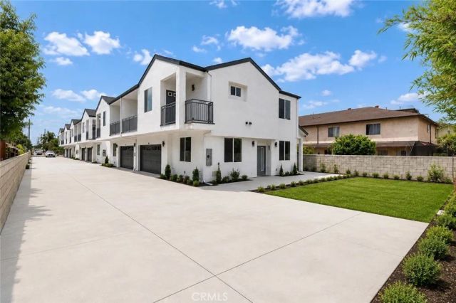 1439 S Palomares, Pomona, CA 91766
