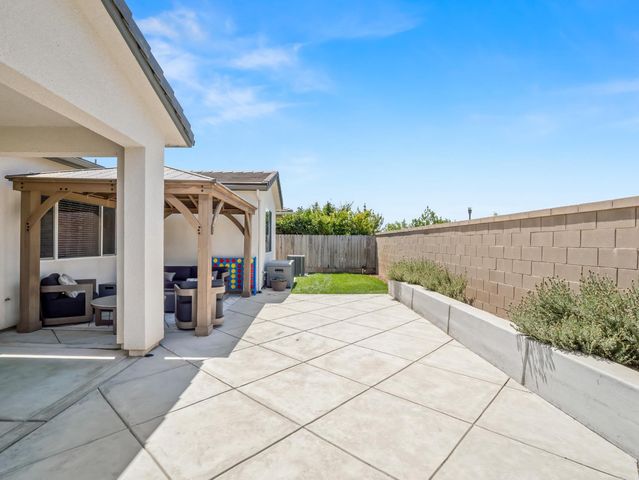 3322 Hermosa Avenue, Clovis, CA 93619