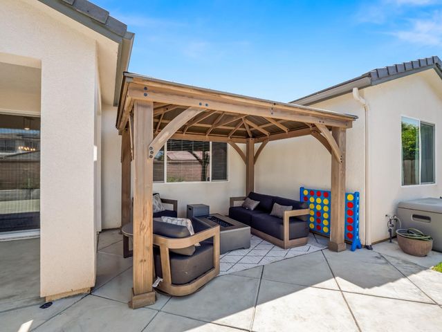 3322 Hermosa Avenue, Clovis, CA 93619
