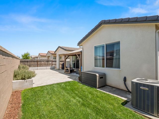 3322 Hermosa Avenue, Clovis, CA 93619