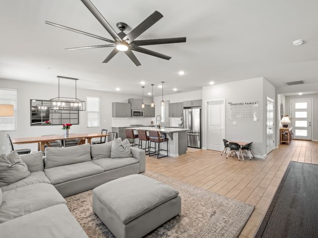 3322 Hermosa Avenue, Clovis, CA 93619