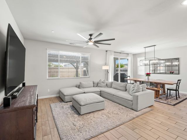 3322 Hermosa Avenue, Clovis, CA 93619