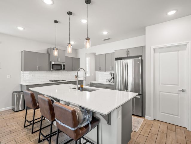 3322 Hermosa Avenue, Clovis, CA 93619