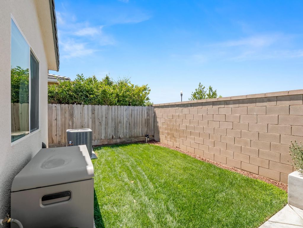 Image 34 of property listing at 3322 Hermosa Avenue, Clovis, CA 93619