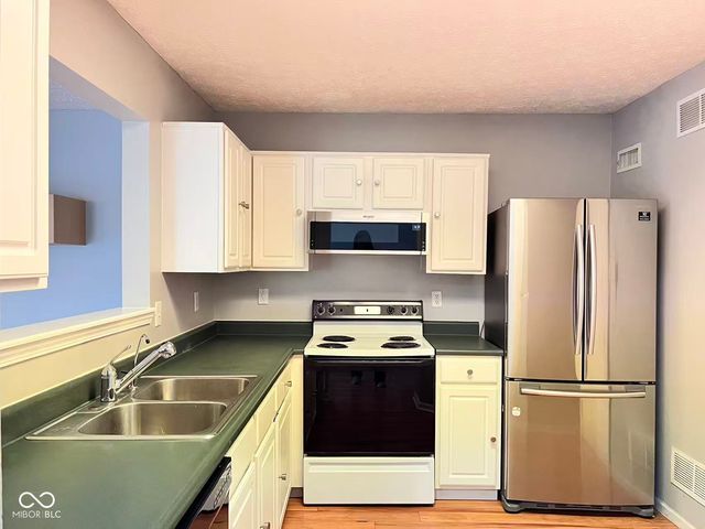 4450 Connaught West Drive, Plainfield, IN 46168