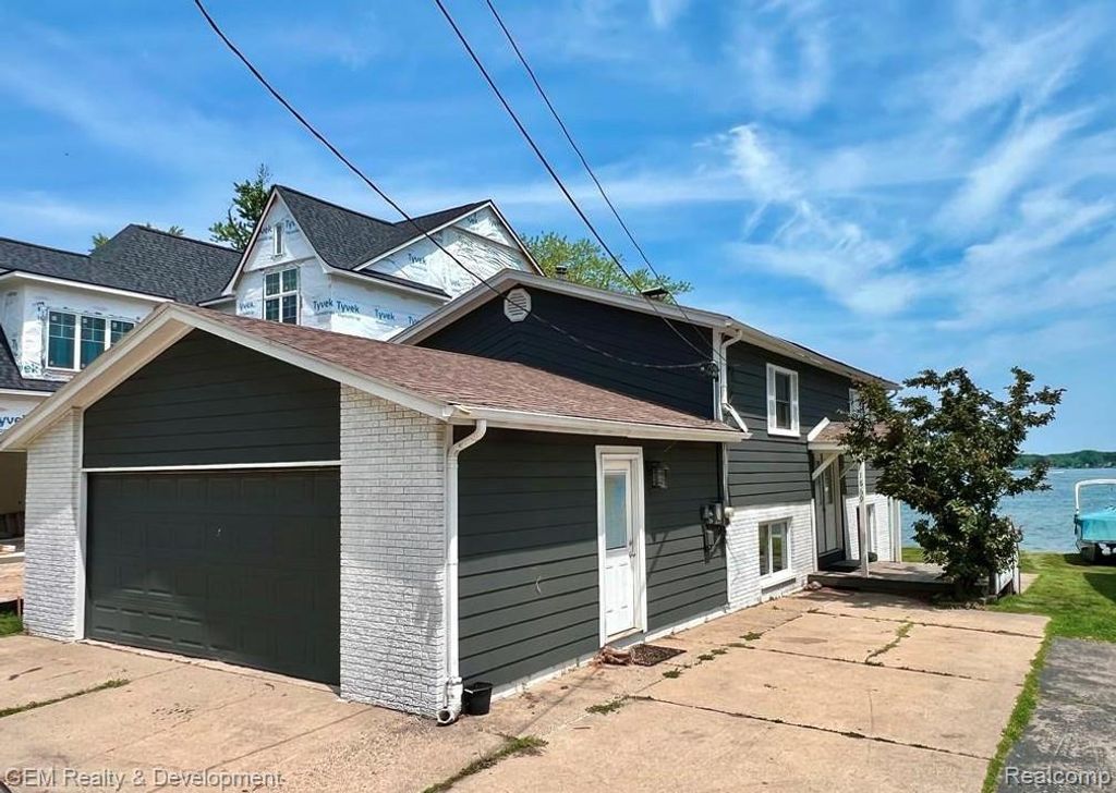 1869 Union Lake Road, Commerce Charter Township, MI 48382