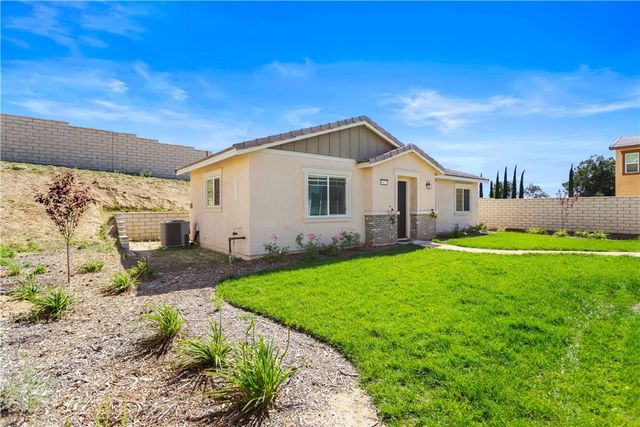 6877 N Curtis 2, San Bernardino, CA 92407
