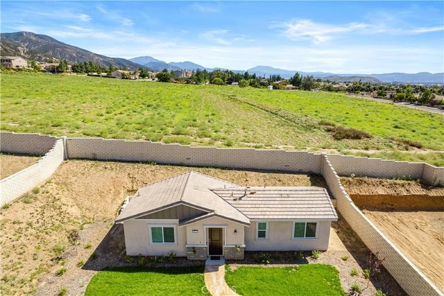 6877 N Curtis 2, San Bernardino, CA 92407