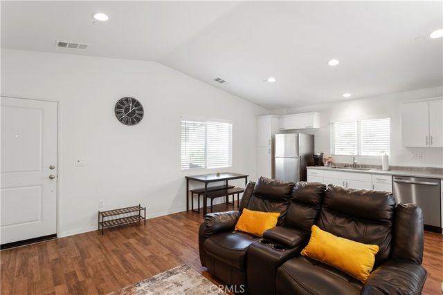 6877 N Curtis 2, San Bernardino, CA 92407