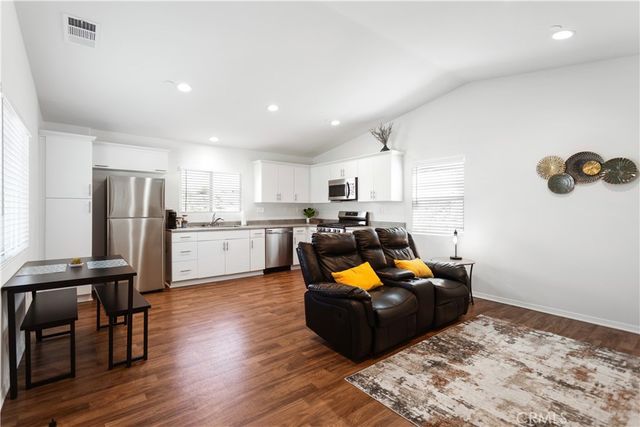 6877 N Curtis 2, San Bernardino, CA 92407