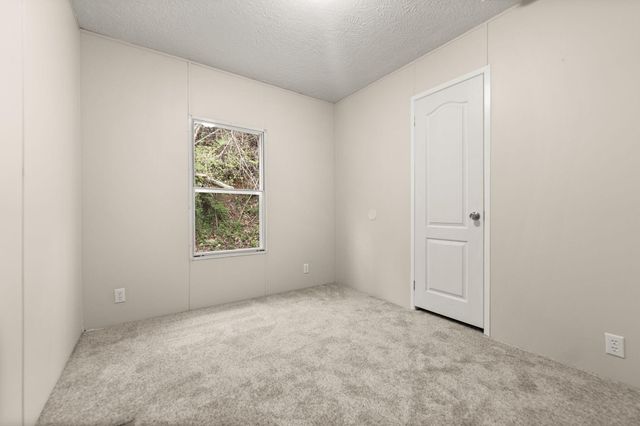 183 Pine Br Road, Harlan, KY 40831