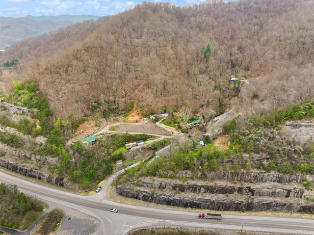 183 Pine Br Road, Harlan, KY 40831