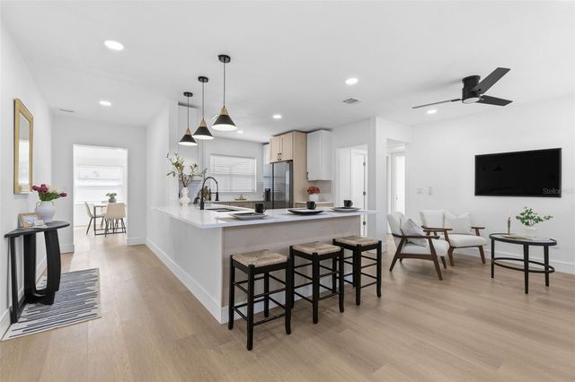 2116 W SEWAHA STREET, Tampa, FL 33612