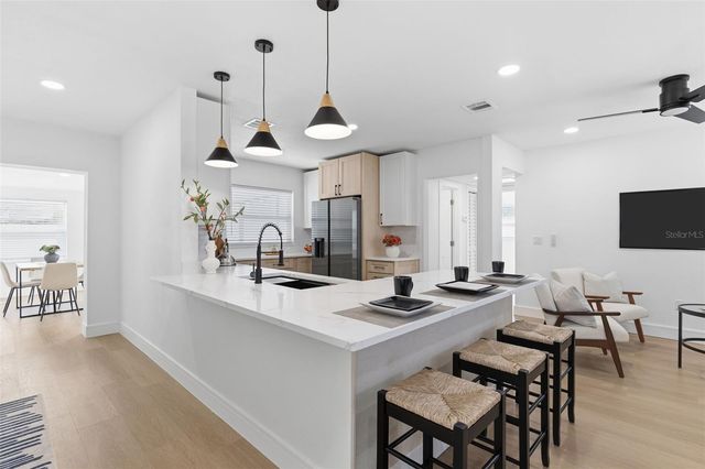 2116 W SEWAHA STREET, Tampa, FL 33612