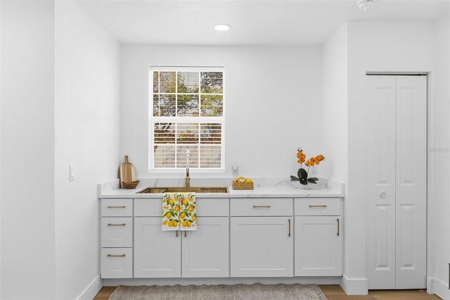 2116 W SEWAHA STREET, Tampa, FL 33612